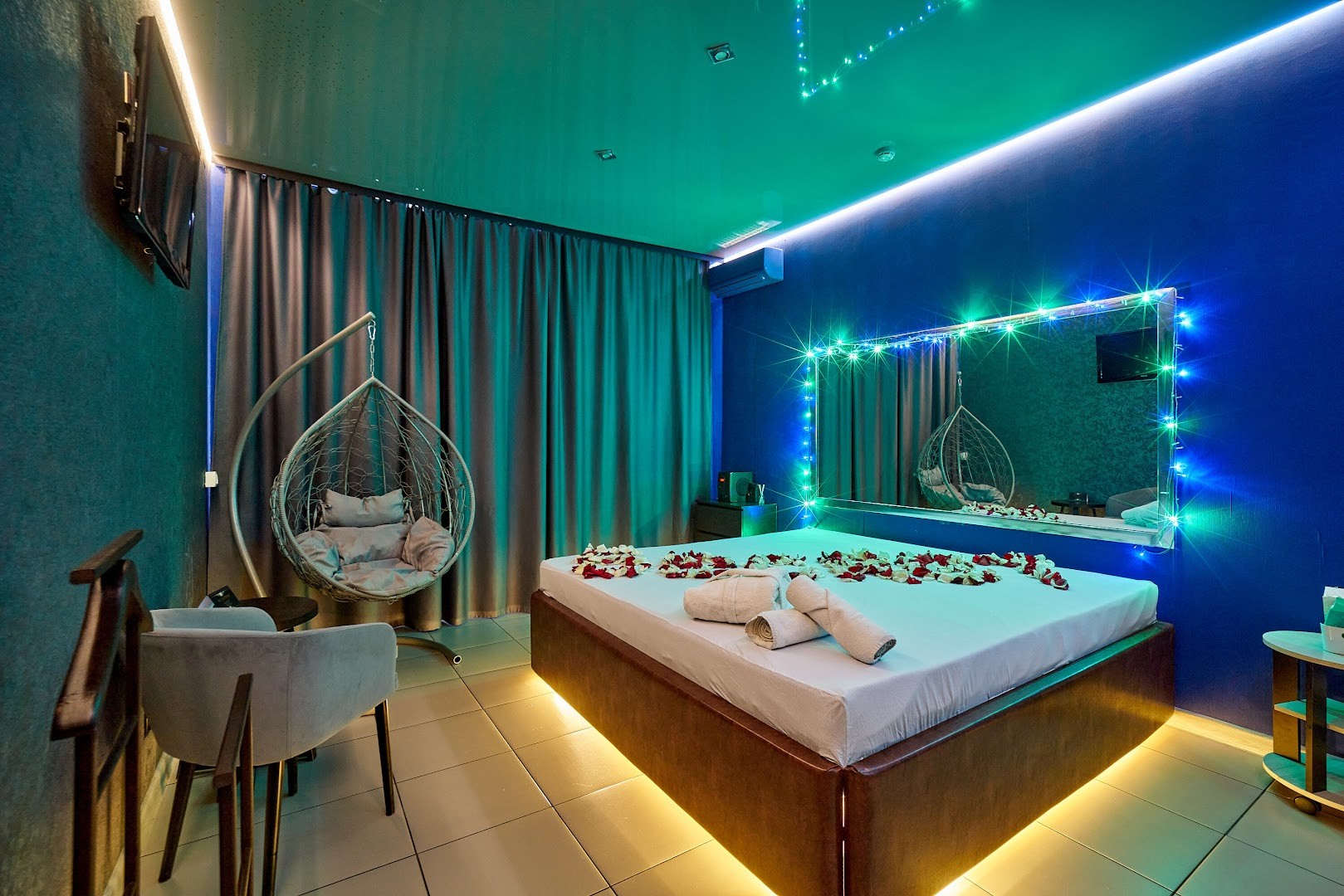 Aura | Салон массажа Пермь | Мужской клуб, расслабляющий массаж, мужской СПА - Erotic Massage in Perm, Russia