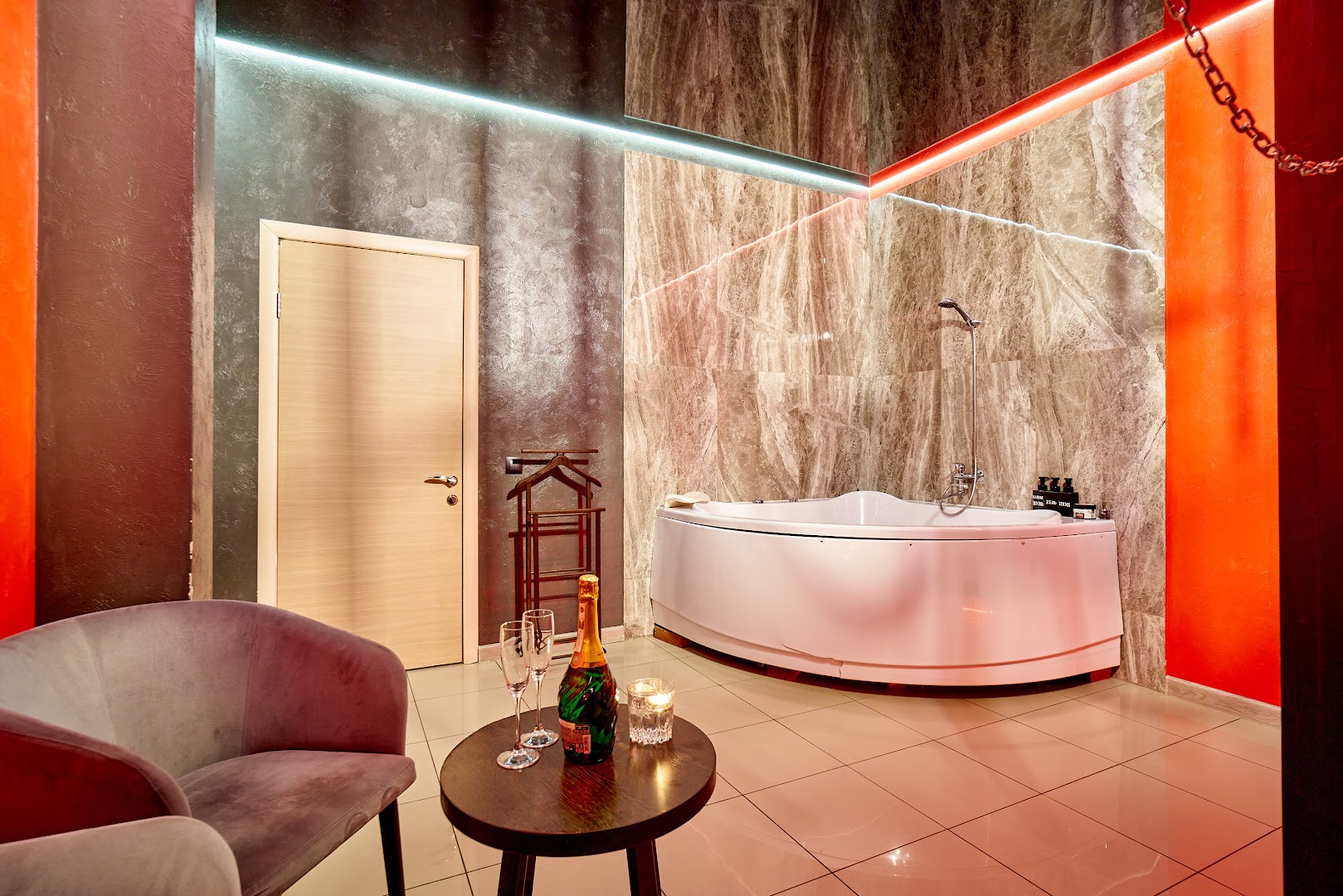 Aura | Салон массажа Пермь | Мужской клуб, расслабляющий массаж, мужской СПА - Erotic Massage in Perm, Russia