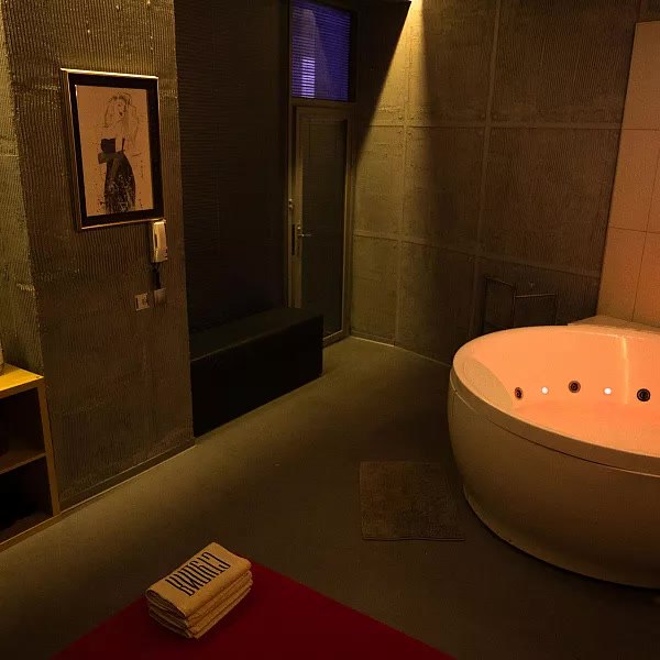 Salon Eroticheskogo Massazha Studiya 109 - Erotic Massage in Perm, Russia