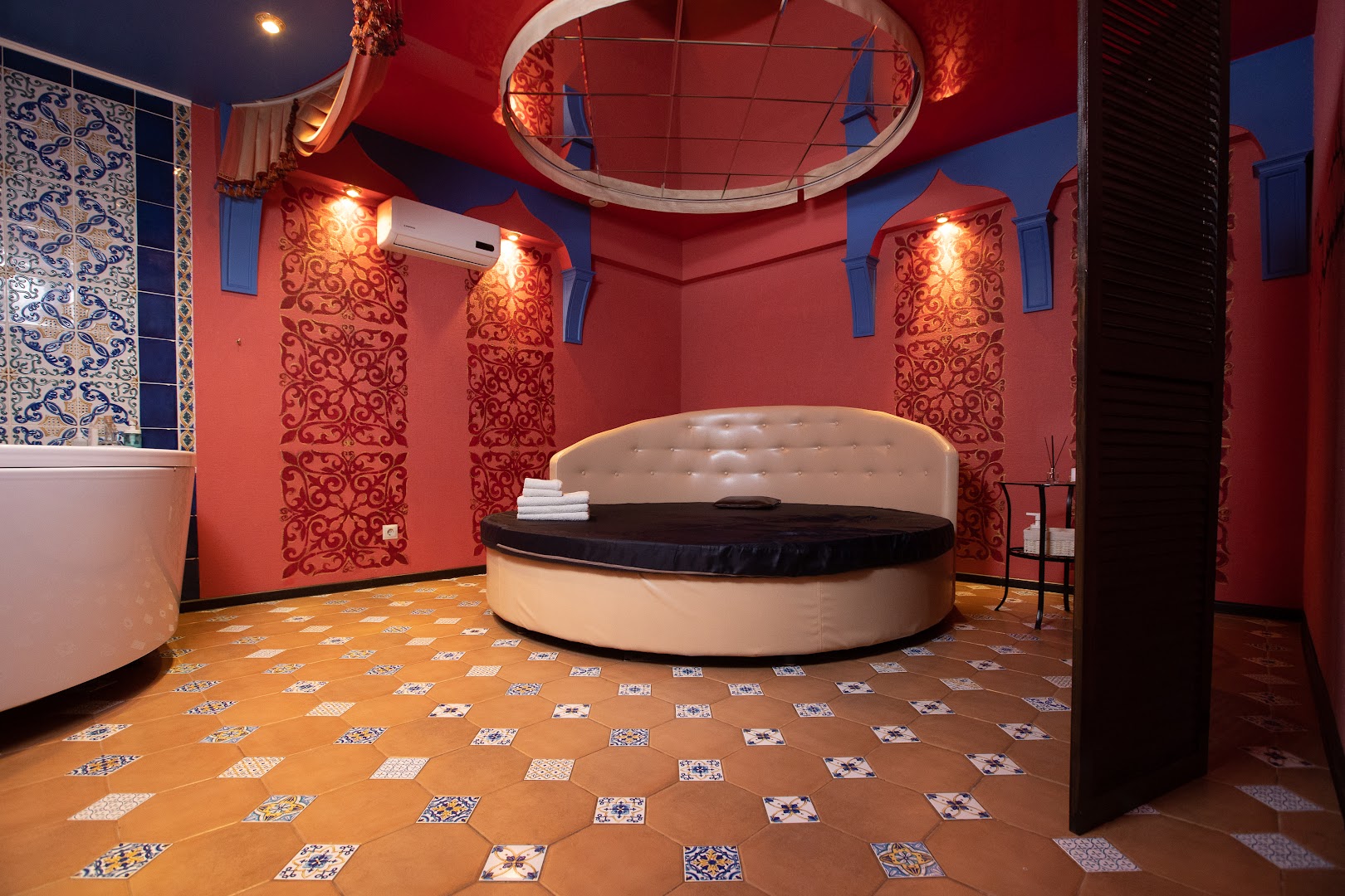 Vegas - Erotic Massage in Perm, Russia