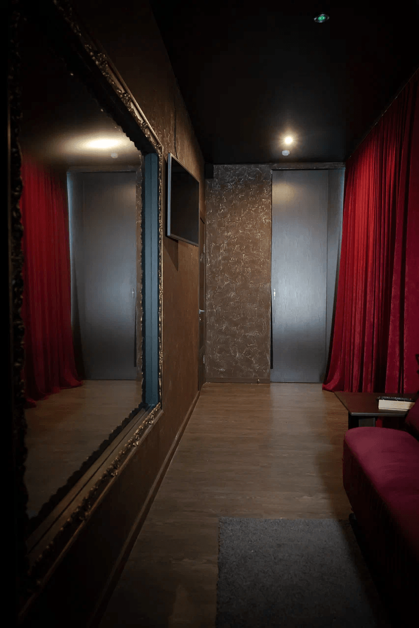 Veles Men's Lounge - Erotic Massage in Perm, Russia