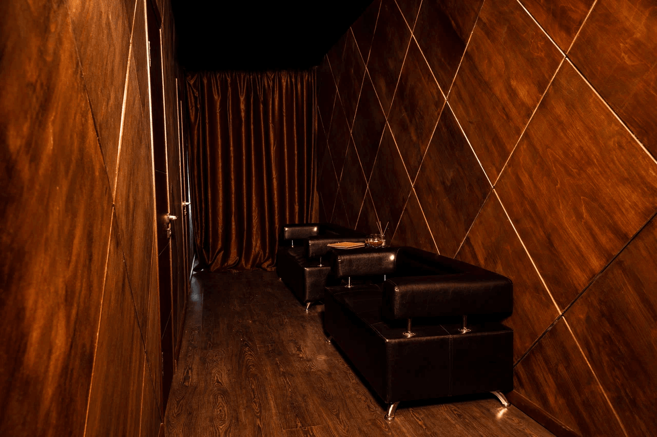 Veles Men's Lounge - Erotic Massage in Perm, Russia