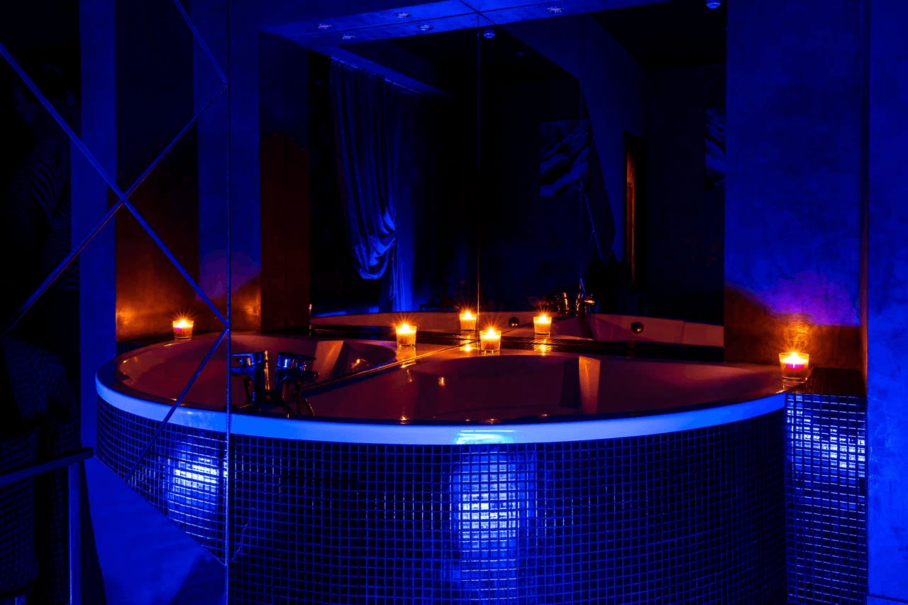 Veles Men's Lounge - Erotic Massage in Perm, Russia