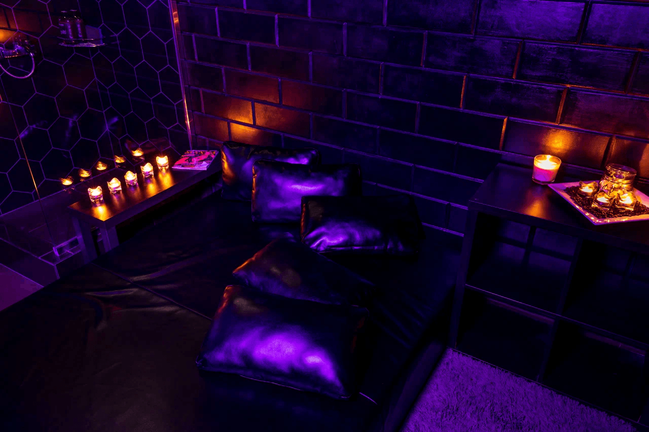 Veles Men's Lounge - Erotic Massage in Perm, Russia