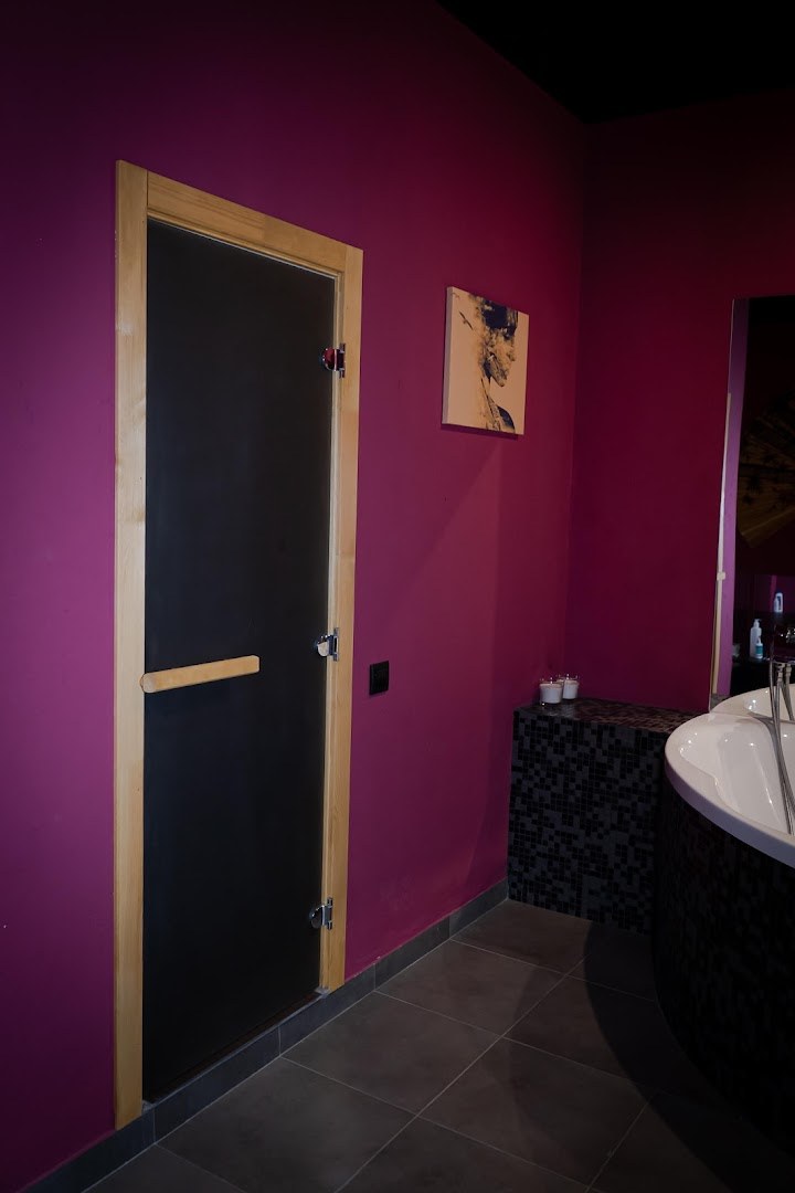 Veles Men's Lounge - Erotic Massage in Perm, Russia
