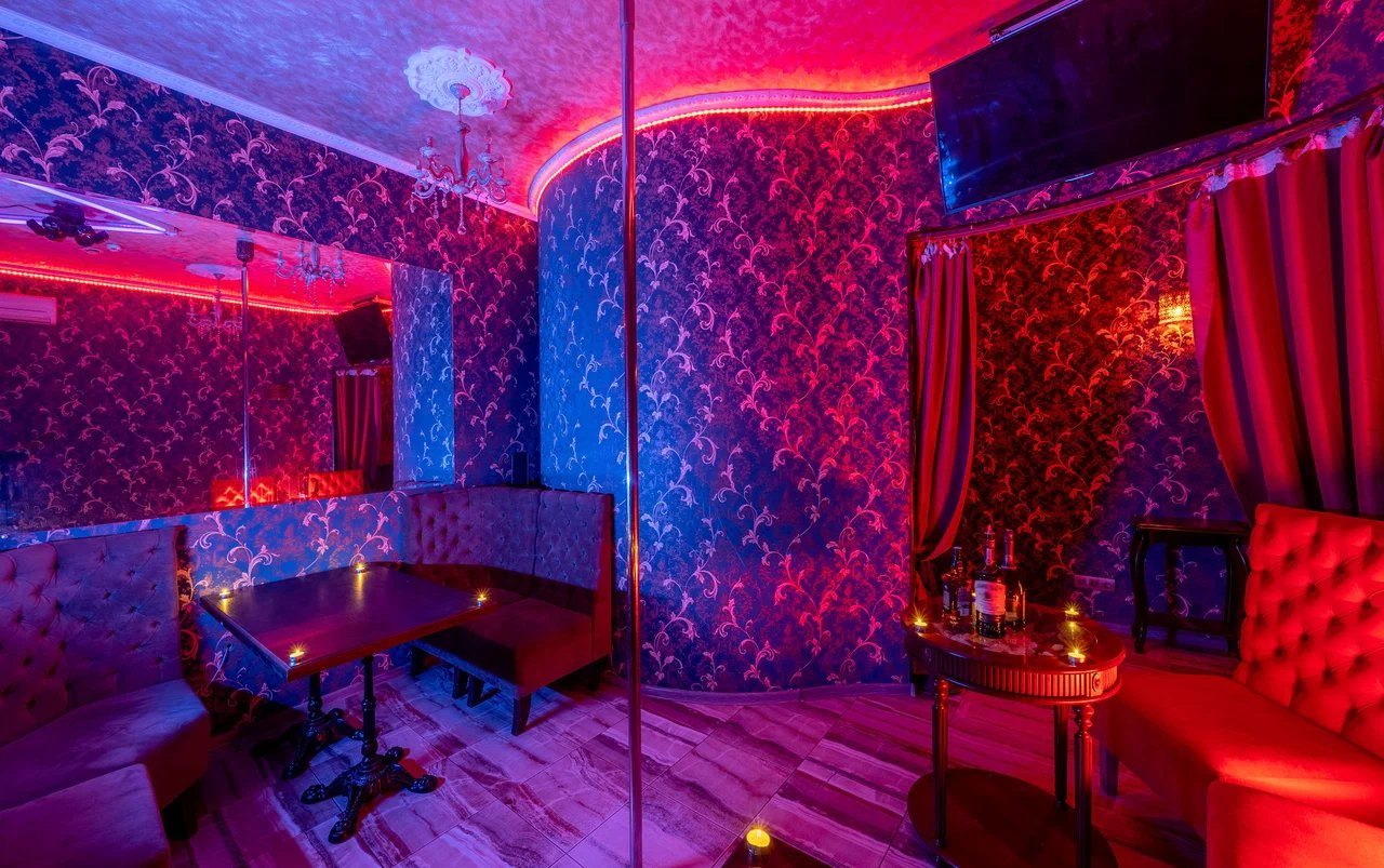 Show Bar Alibi - Erotic Massage in Saint Petersburg, Russia