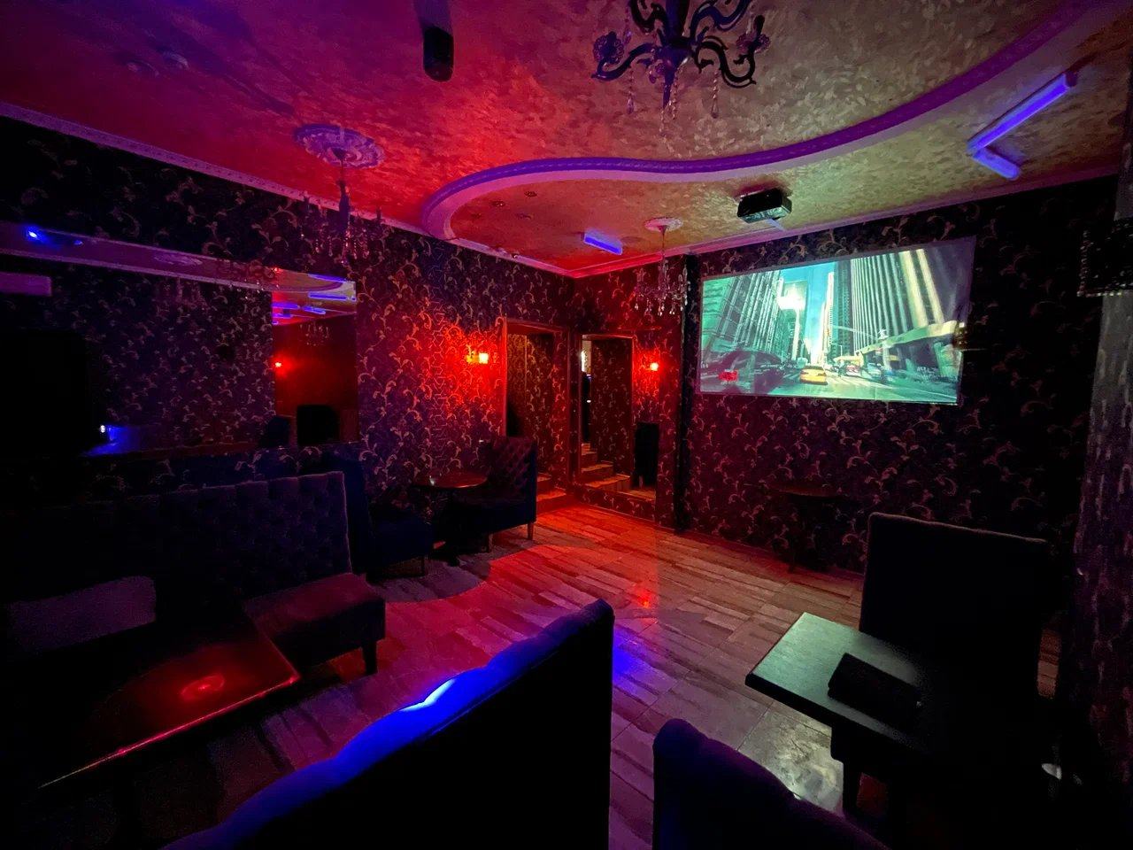Show Bar Alibi - Erotic Massage in Saint Petersburg, Russia