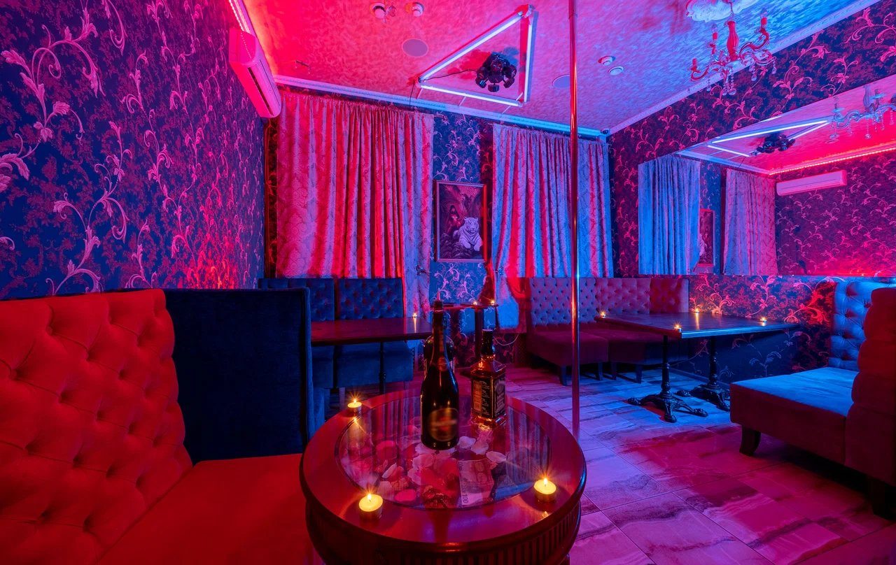 Show Bar Alibi - Erotic Massage in Saint Petersburg, Russia