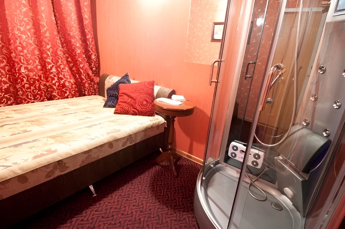 Show Bar Alibi - Erotic Massage in Saint Petersburg, Russia
