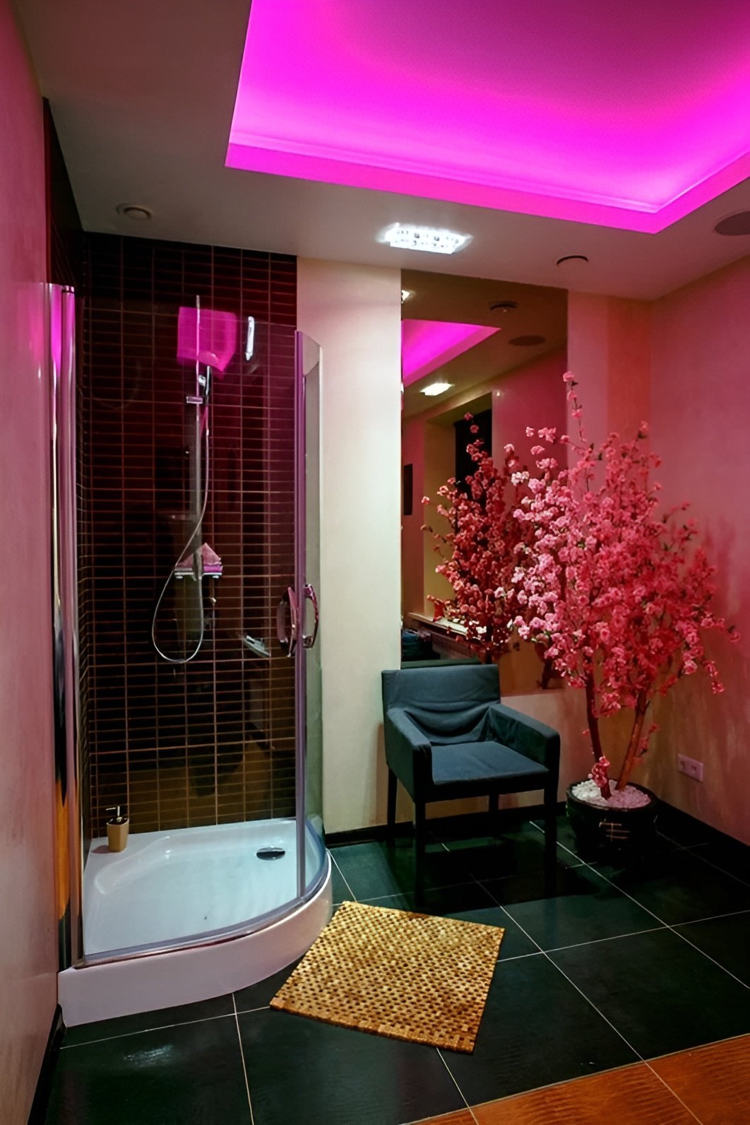 Spa Salon Lotos - Erotic Massage in Saint Petersburg, Russia