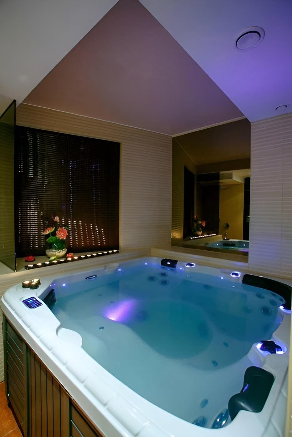Spa Salon Lotos - Erotic Massage in Saint Petersburg, Russia