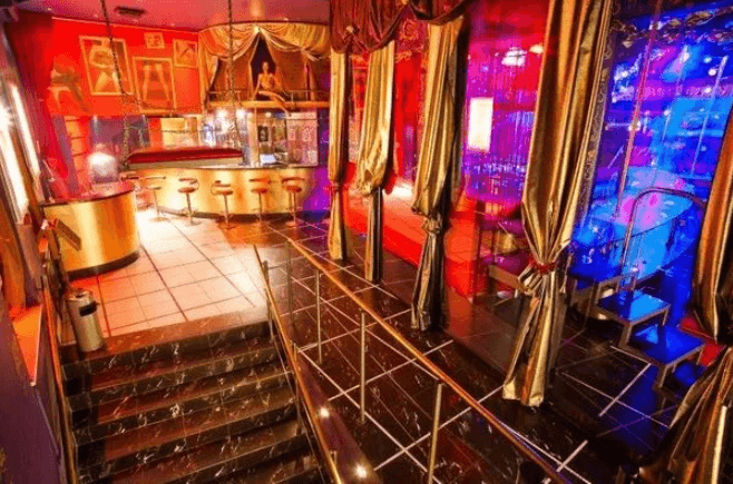 Striptease Club Golden Dolls - Nightclub in Saint Petersburg, Russia