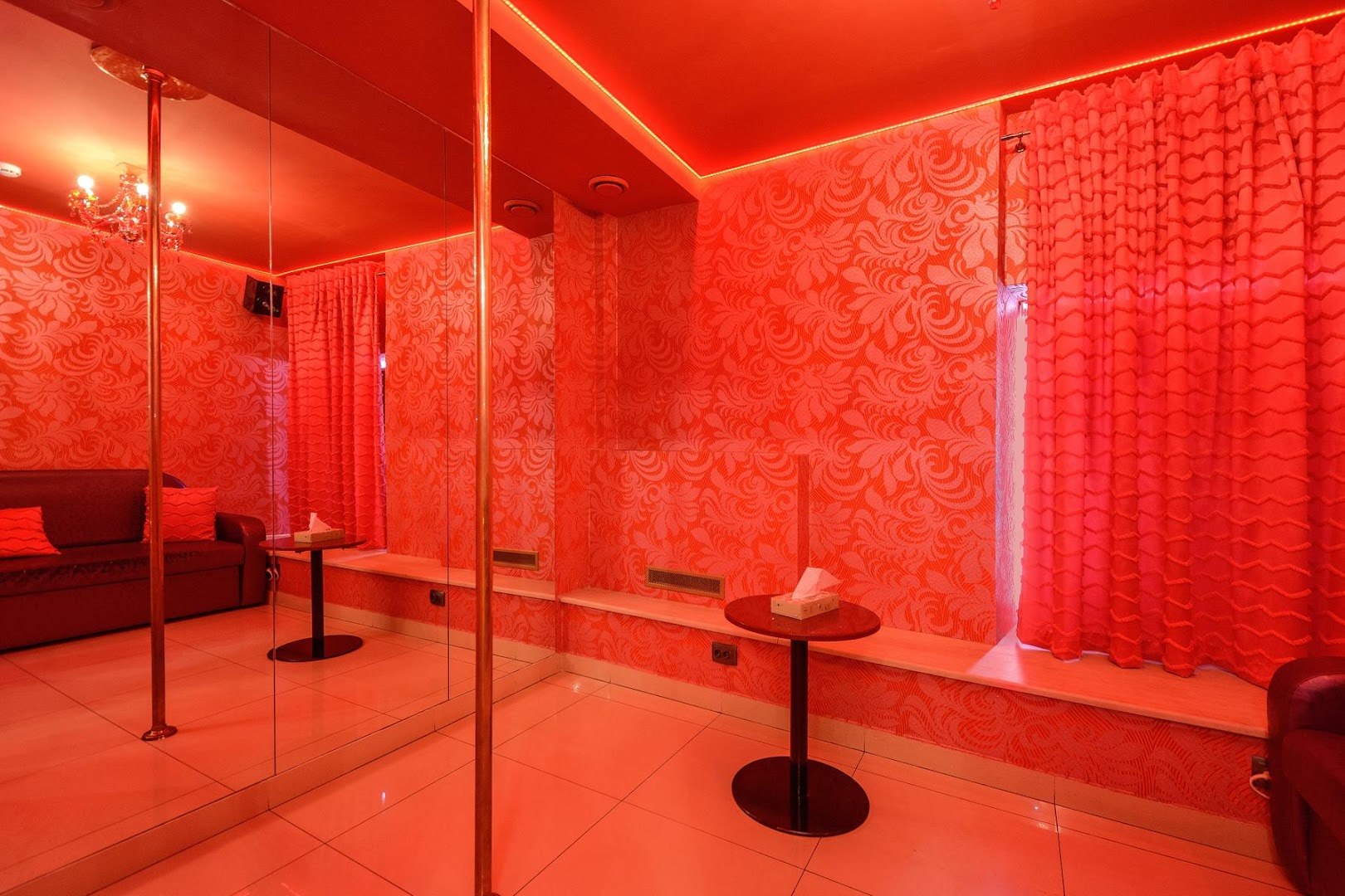 Стриптиз-клуб Rhino Bar - Nightclub in Saint Petersburg, Russia