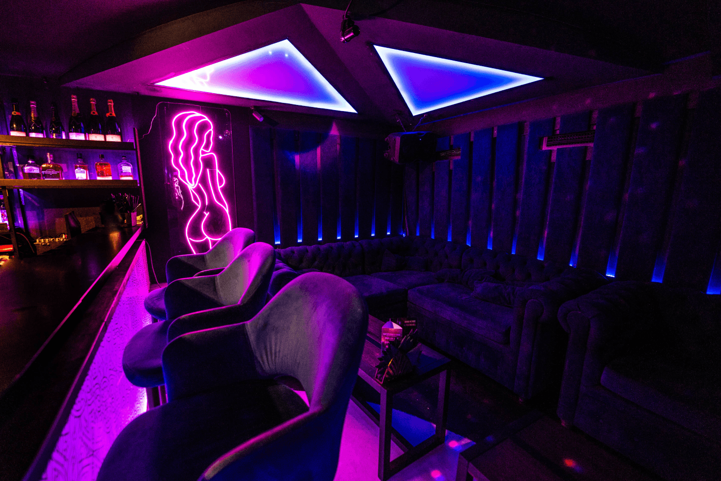 Стриптиз-клуб Zависть Private Bar - Nightclub in Saint Petersburg, Russia