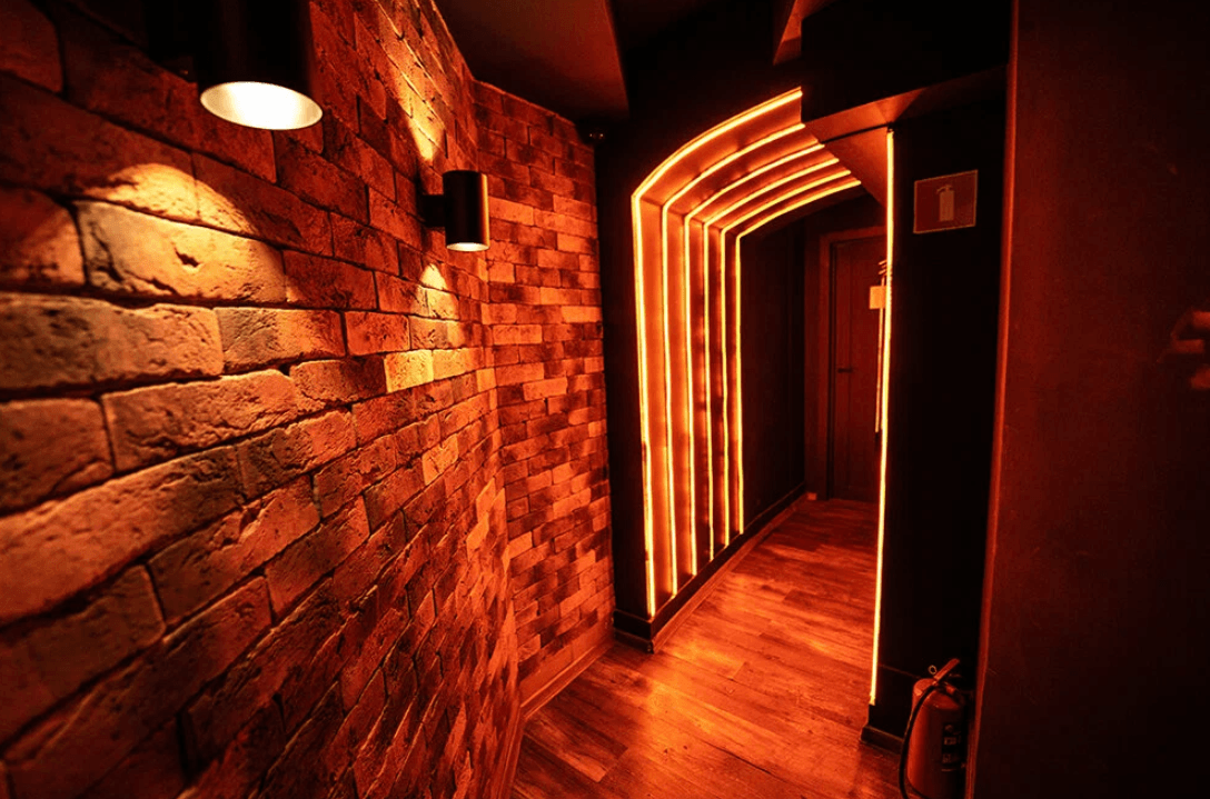 Стриптиз-клуб Zависть Private Bar - Nightclub in Saint Petersburg, Russia