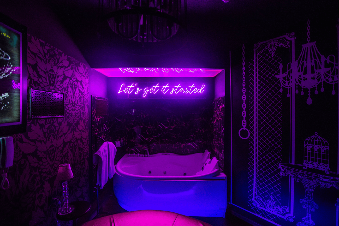 Стриптиз-клуб Zависть Private Bar - Nightclub in Saint Petersburg, Russia