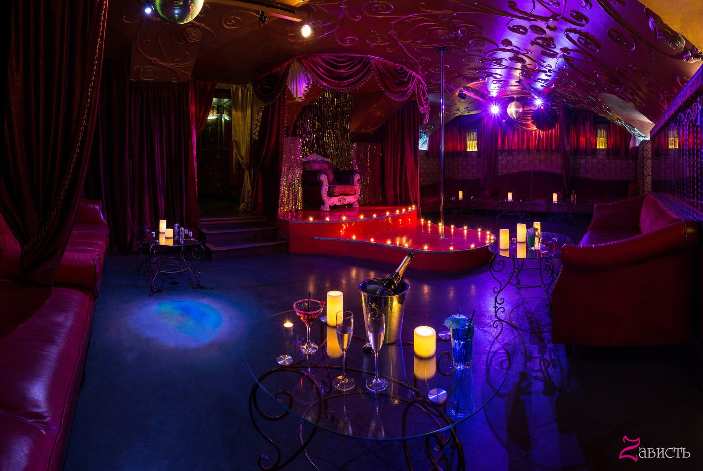 Zavist Cabaret-Bar - Nightclub in Saint Petersburg, Russia