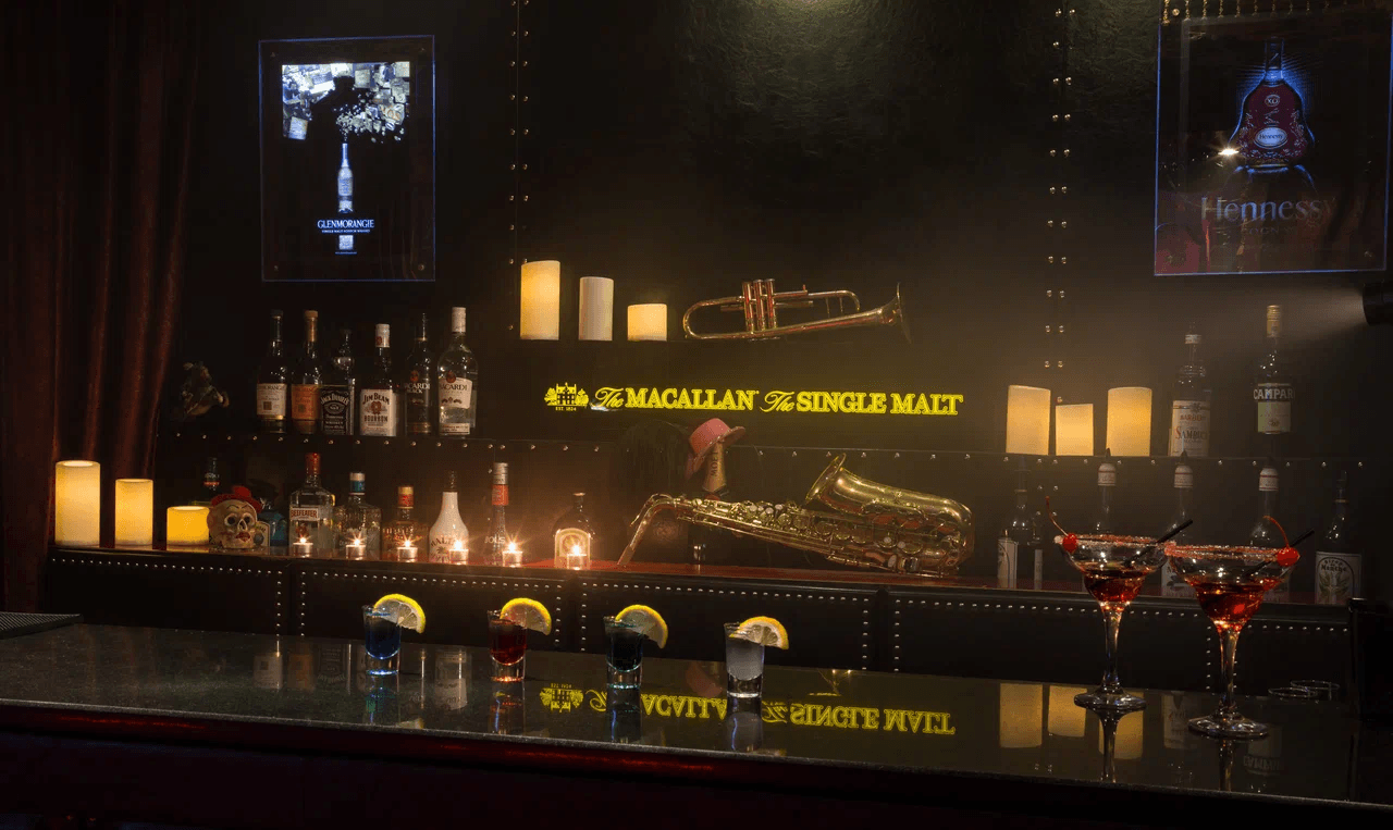 Zavist Cabaret-Bar - Nightclub in Saint Petersburg, Russia