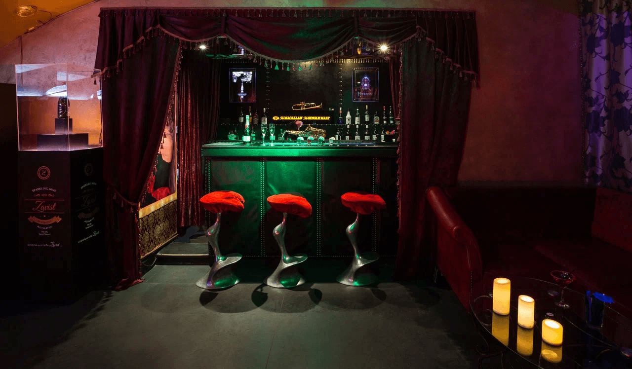 Zavist Cabaret-Bar - Nightclub in Saint Petersburg, Russia