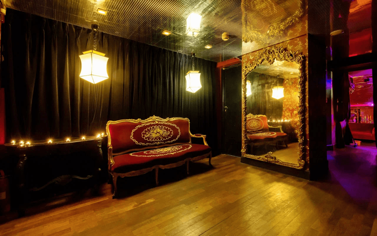 Zavist Cabaret-Bar - Nightclub in Saint Petersburg, Russia