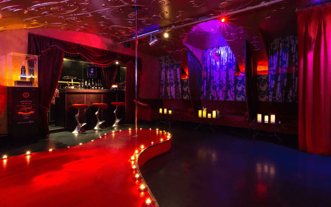 Zavist Cabaret-Bar - Nightclub in Saint Petersburg, Russia