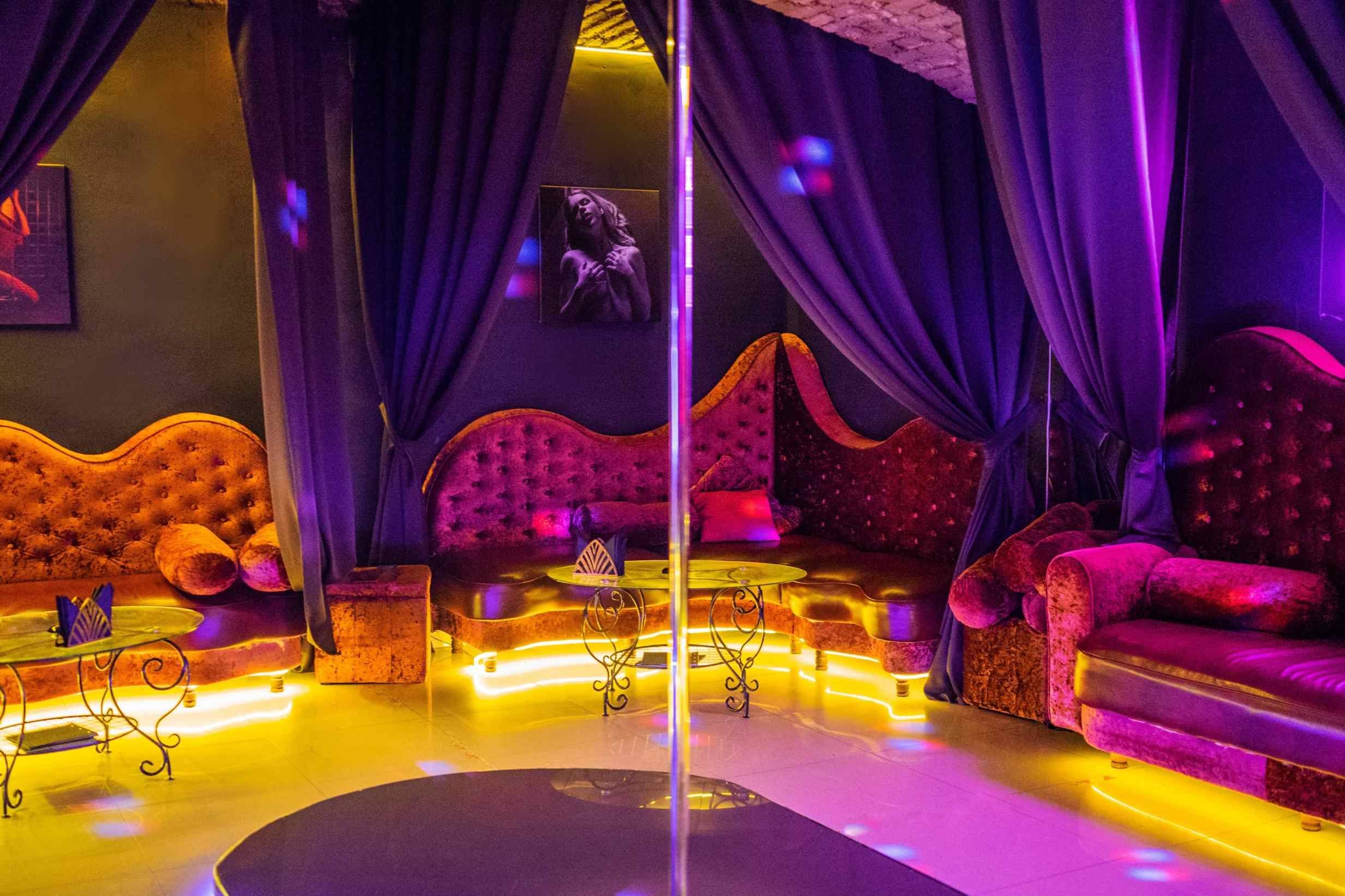 Zависть Podium Club - Nightclub in Saint Petersburg, Russia
