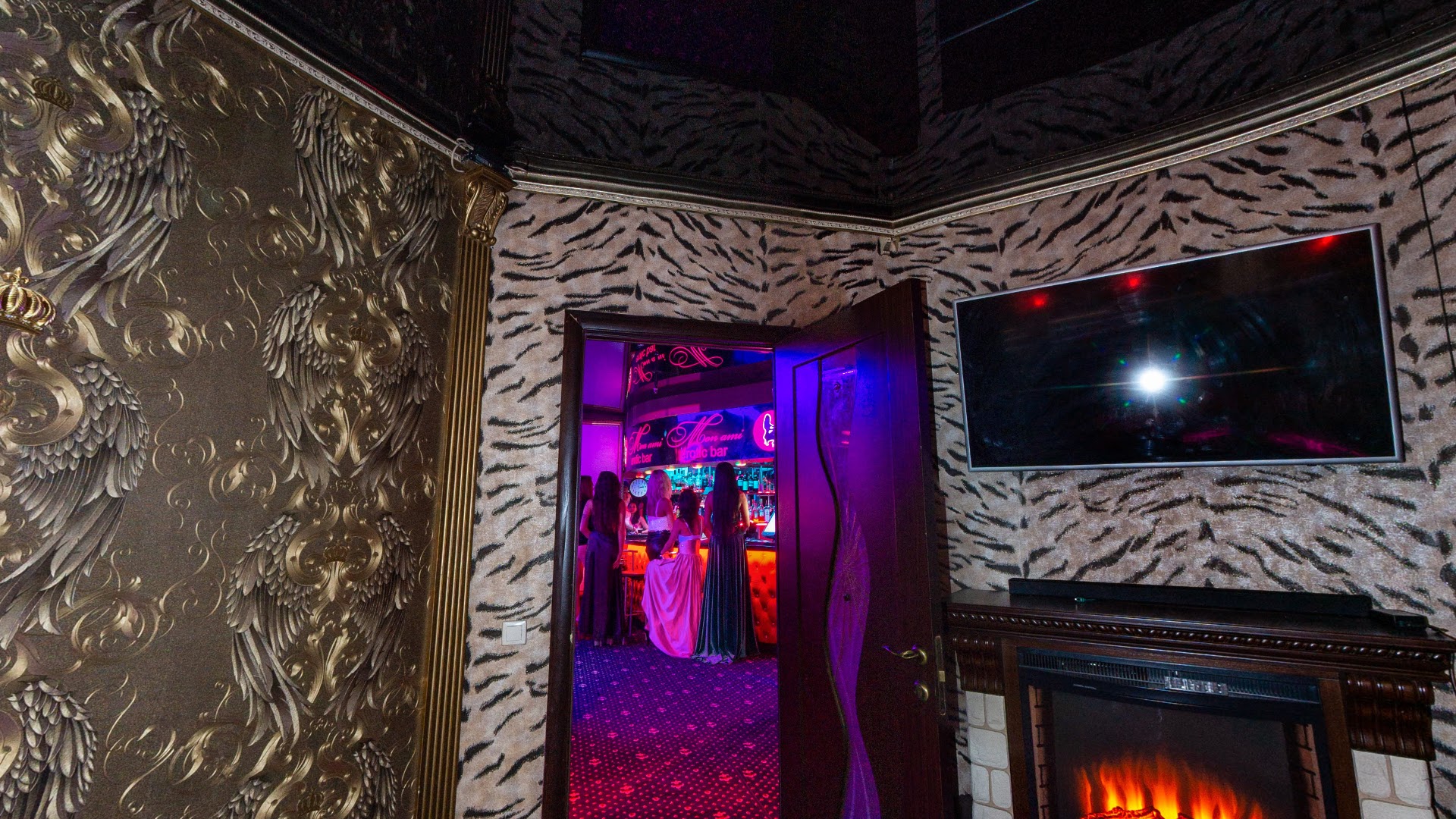 Стриптиз-клуб Mon Ami в Сочи - Nightclub in Sochi, Russia