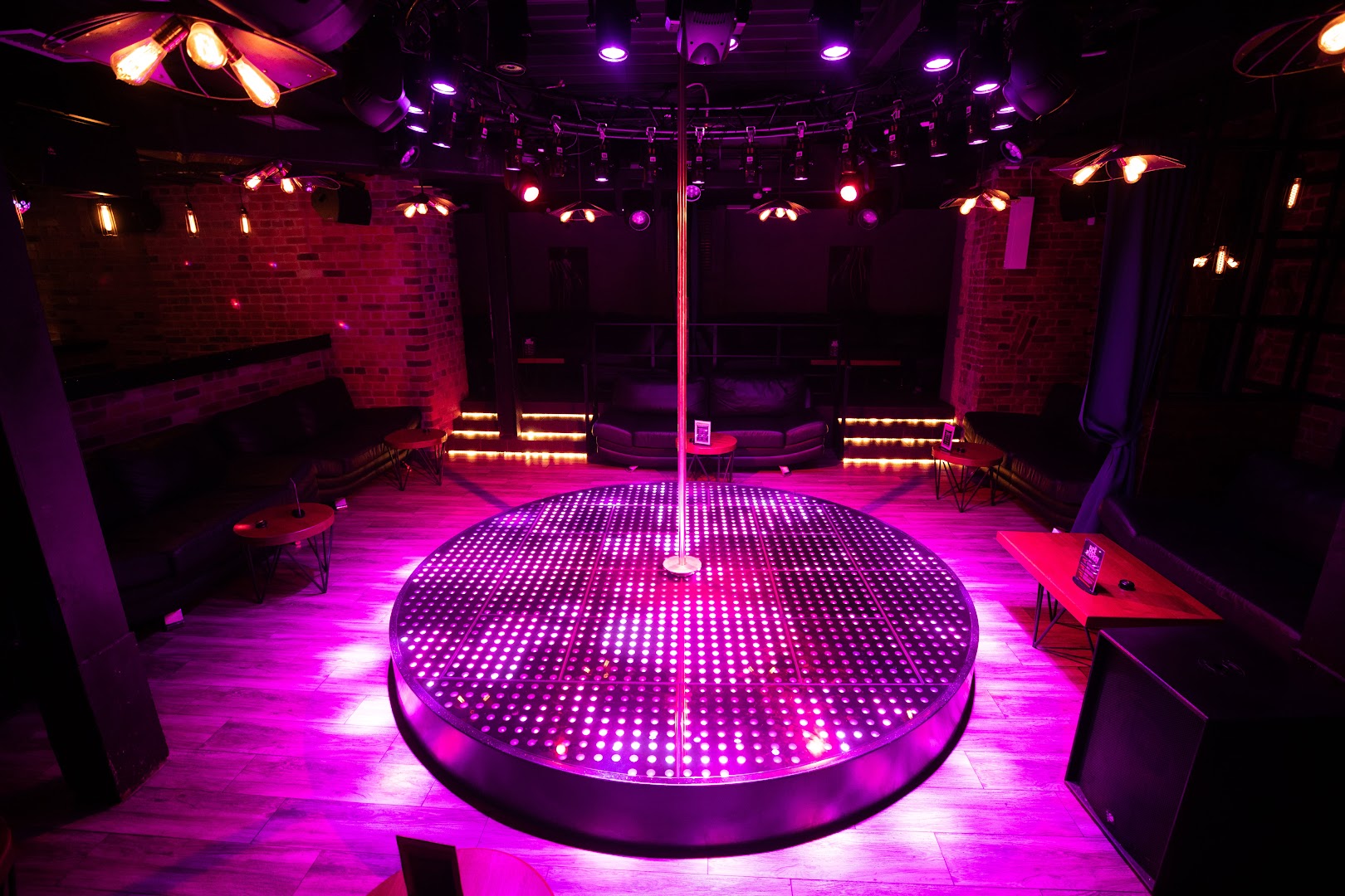 Стриптиз-клуб Zажигалка (Sochi) - Nightclub in Sochi, Russia