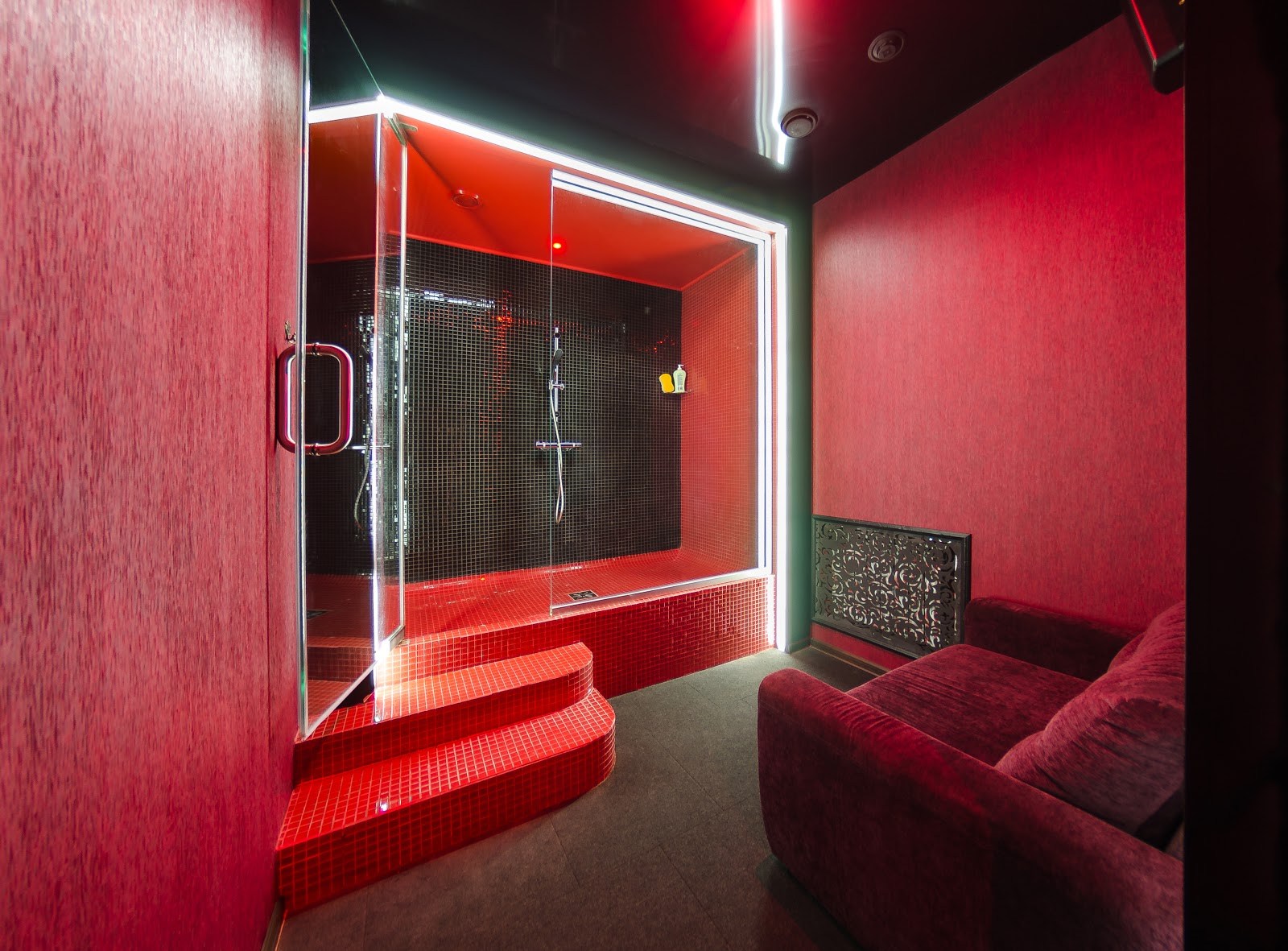 Muzhskoy Klub Medved', Striptiz-Bar - Nightclub in Tomsk, Russia