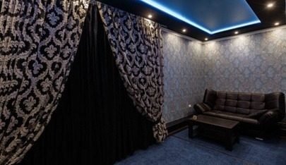 Muzhskoy Privat Klub Blek - in ,