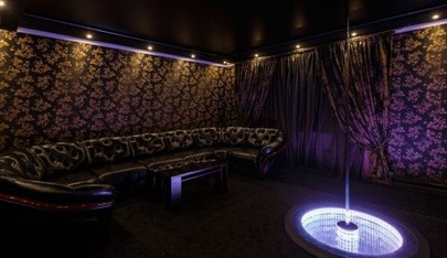 Muzhskoy Privat Klub Blek - in ,