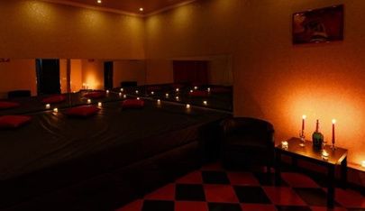 Muzhskoy Privat Klub Blek - in ,