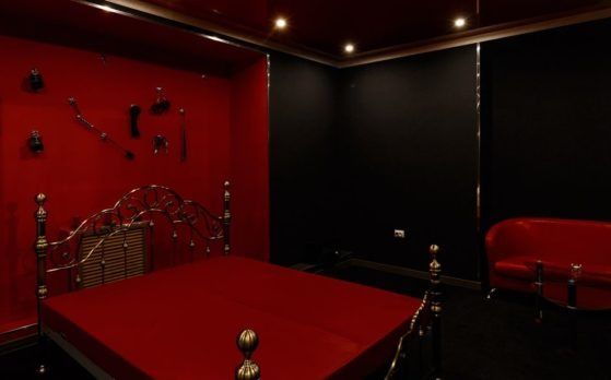 Muzhskoy Privat Klub Blek - Erotic Massage in Tyumen, Russia