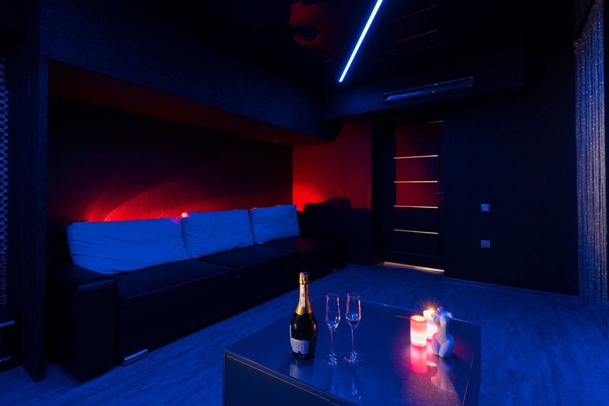 Сафари, Men's Club (Safari, Men's Club) - Erotic Massage in Tyumen, Russia