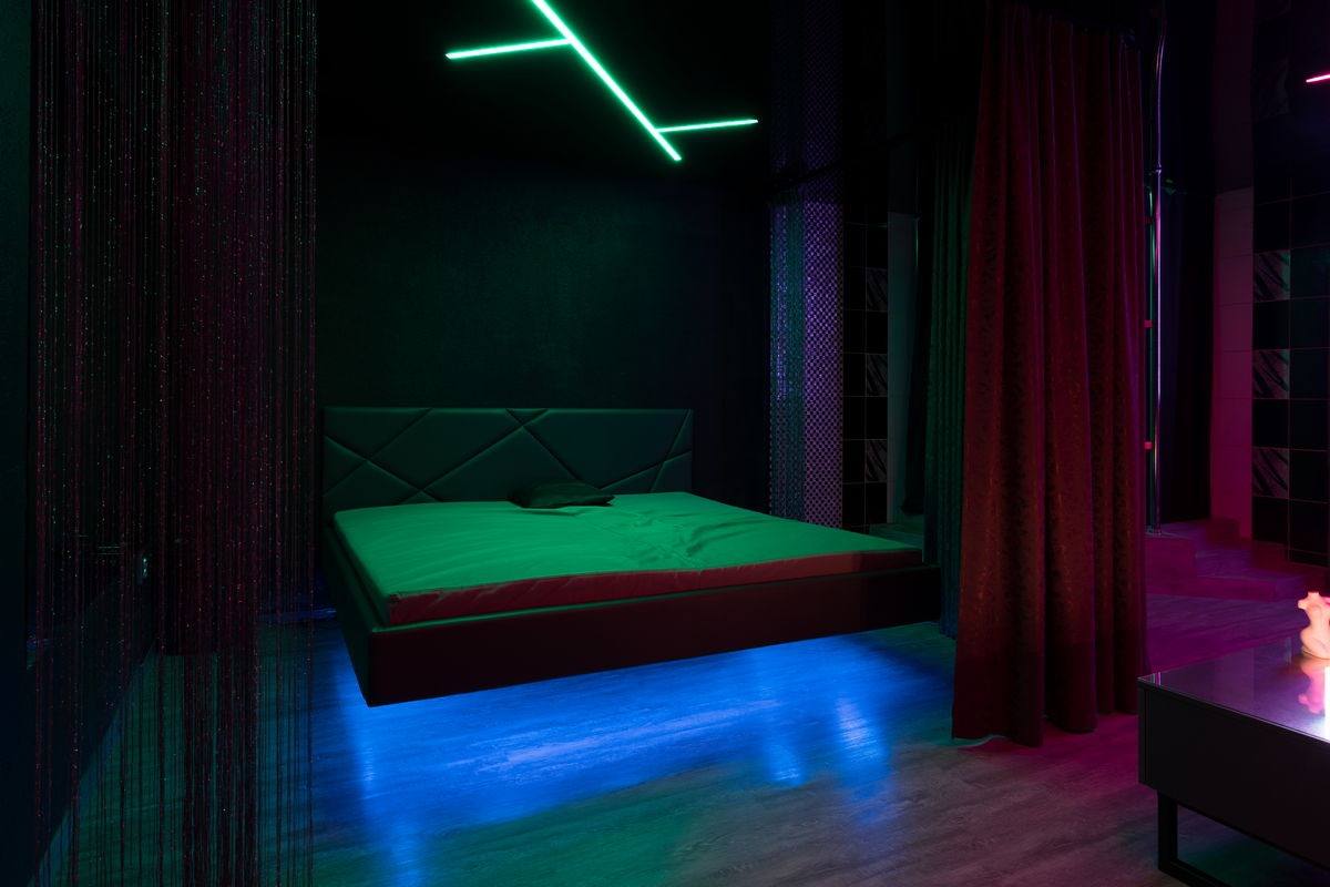 Сафари, Men's Club (Safari, Men's Club) - Erotic Massage in Tyumen, Russia