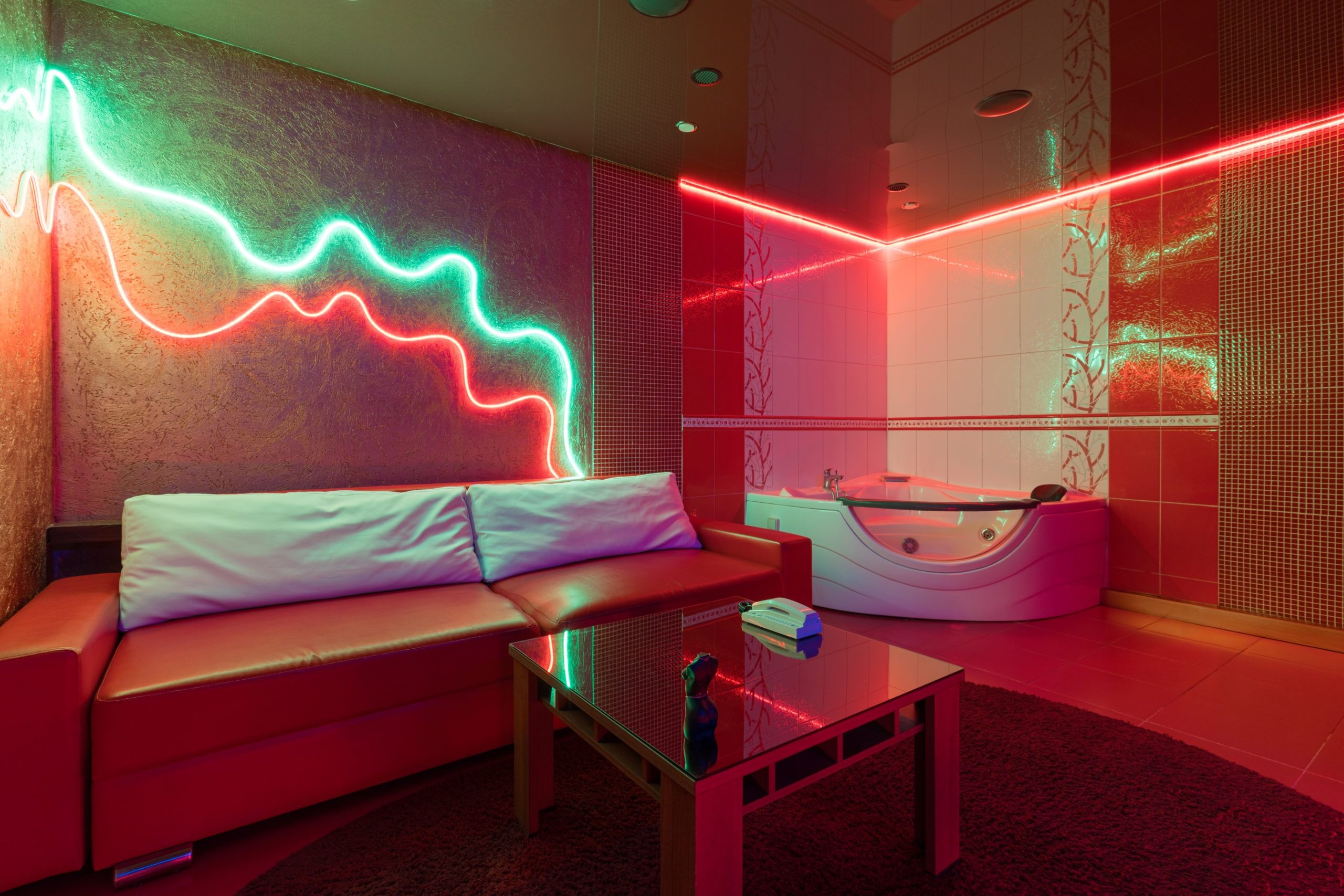 Сафари, Men's Club (Safari, Men's Club) - Erotic Massage in Tyumen, Russia