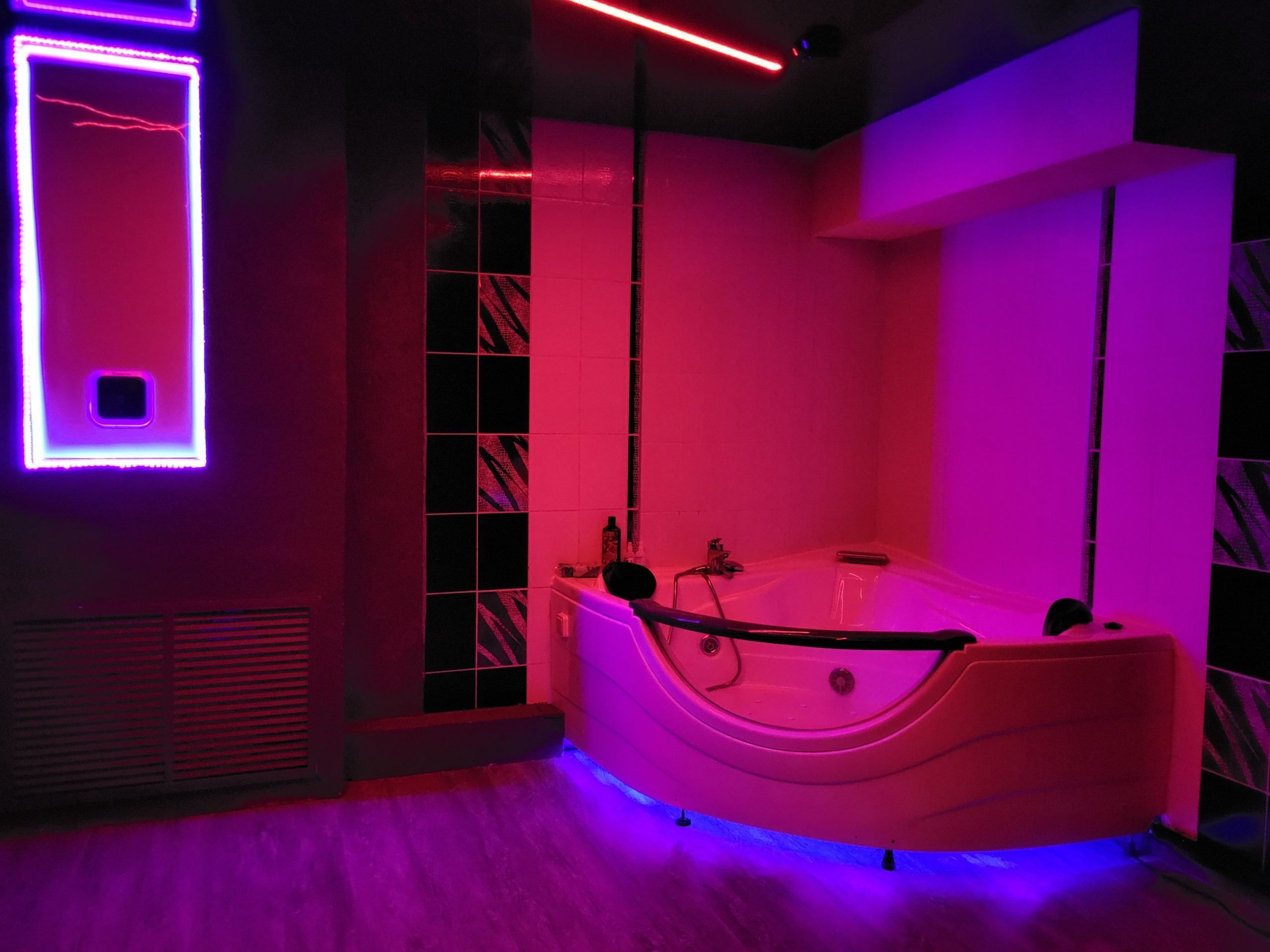 Сафари, Men's Club (Safari, Men's Club) - Erotic Massage in Tyumen, Russia