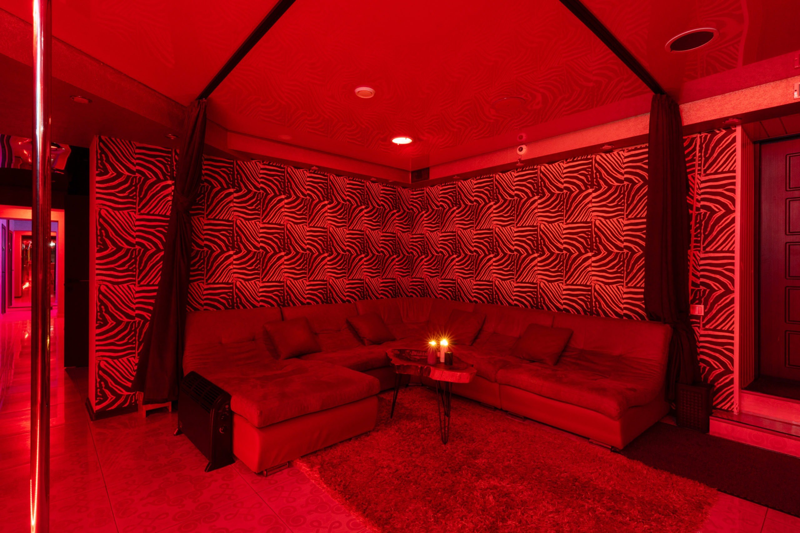 Сафари, Men's Club (Safari, Men's Club) - Erotic Massage in Tyumen, Russia