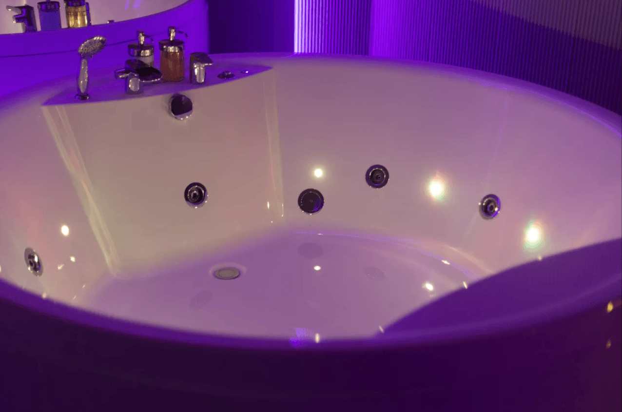 Studio 83 | 24-hour Massage By Maxim Gorky | Men's Club, Relaxing Massage, Spa Salon - Erotic Massage in Tyumen, Russia