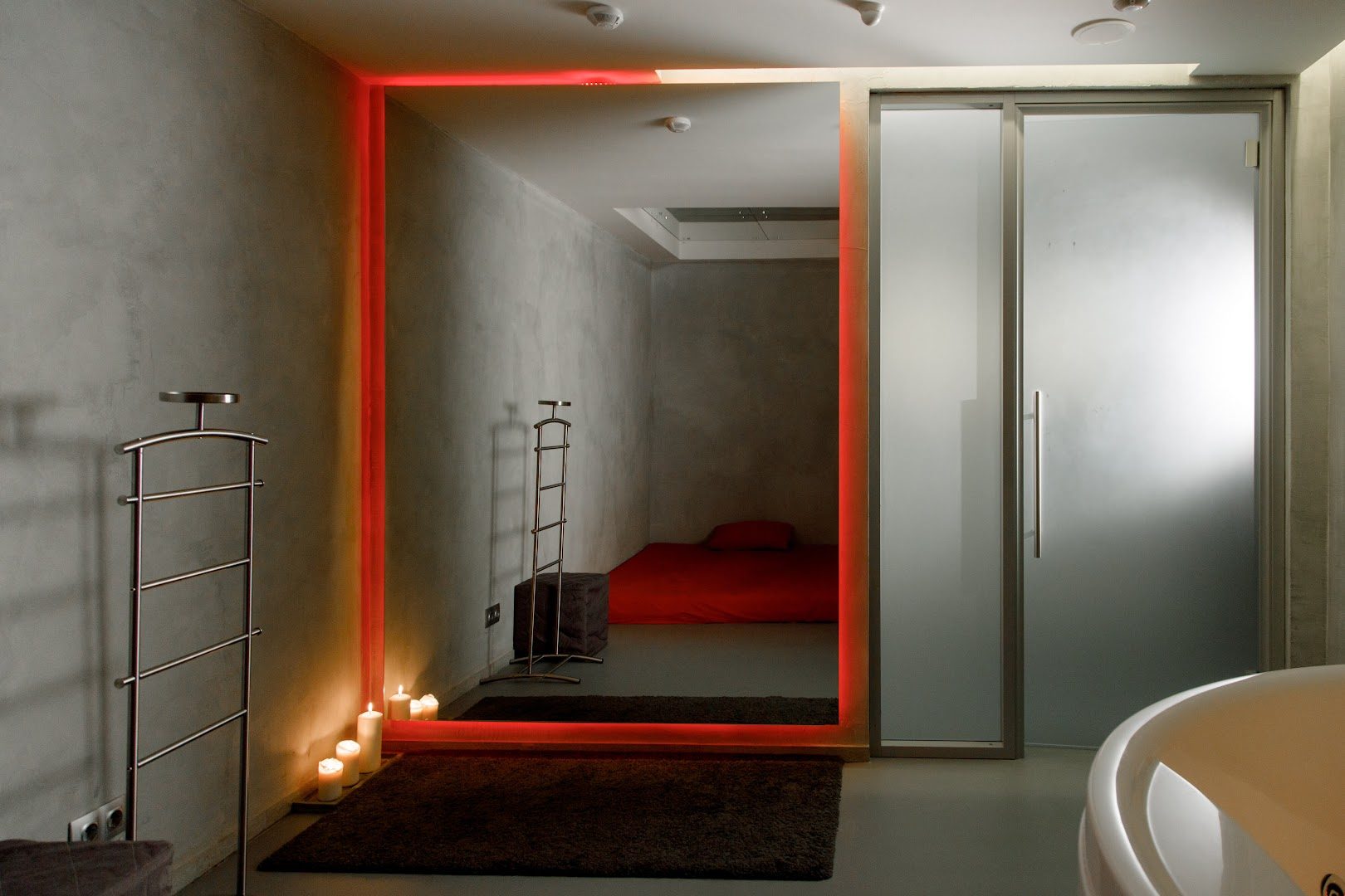 Studio 83 | 24-hour Massage By Maxim Gorky | Men's Club, Relaxing Massage, Spa Salon - Erotic Massage in Tyumen, Russia