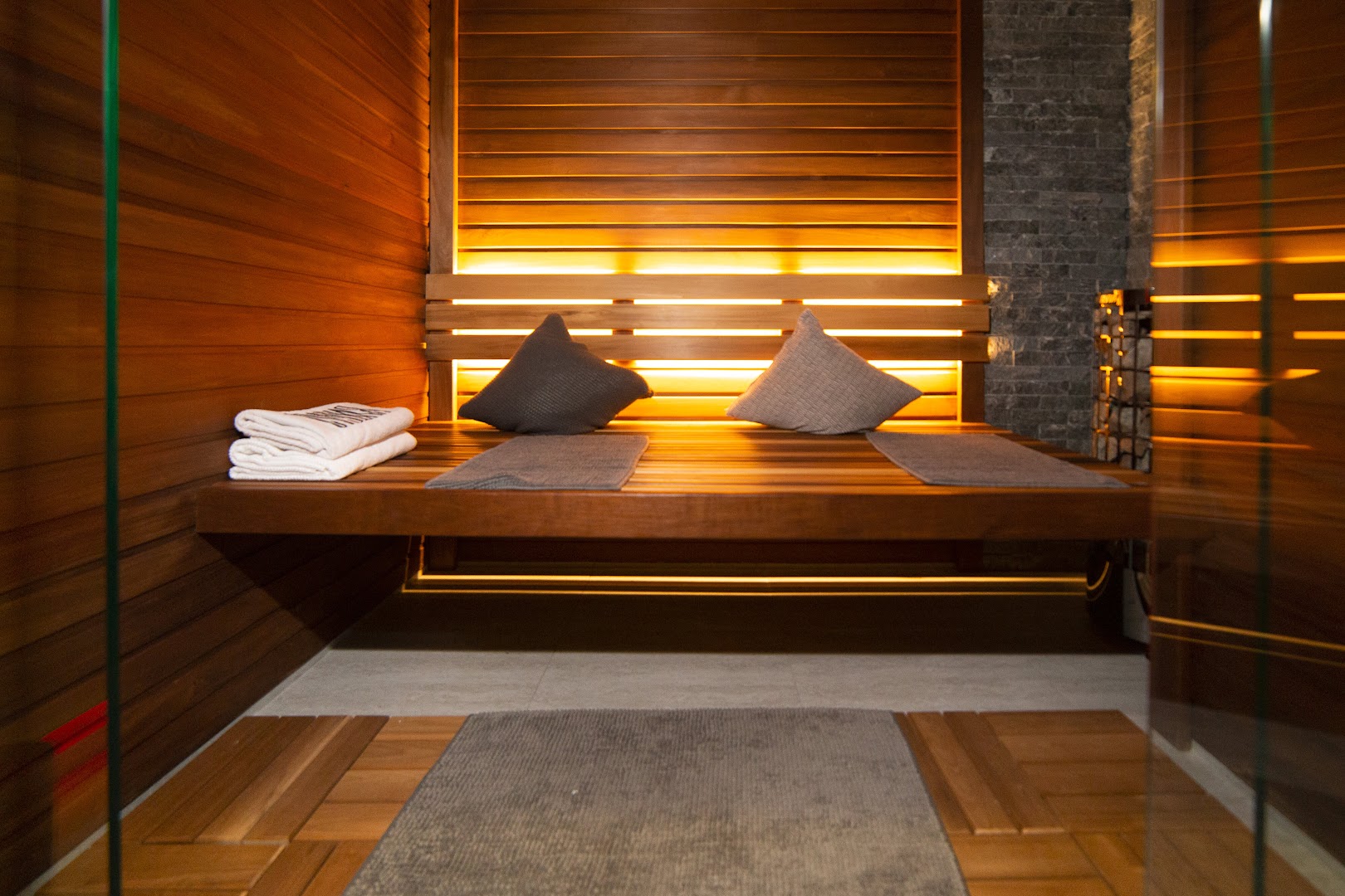 Studio 83 | 24-hour Massage By Maxim Gorky | Men's Club, Relaxing Massage, Spa Salon - Erotic Massage in Tyumen, Russia