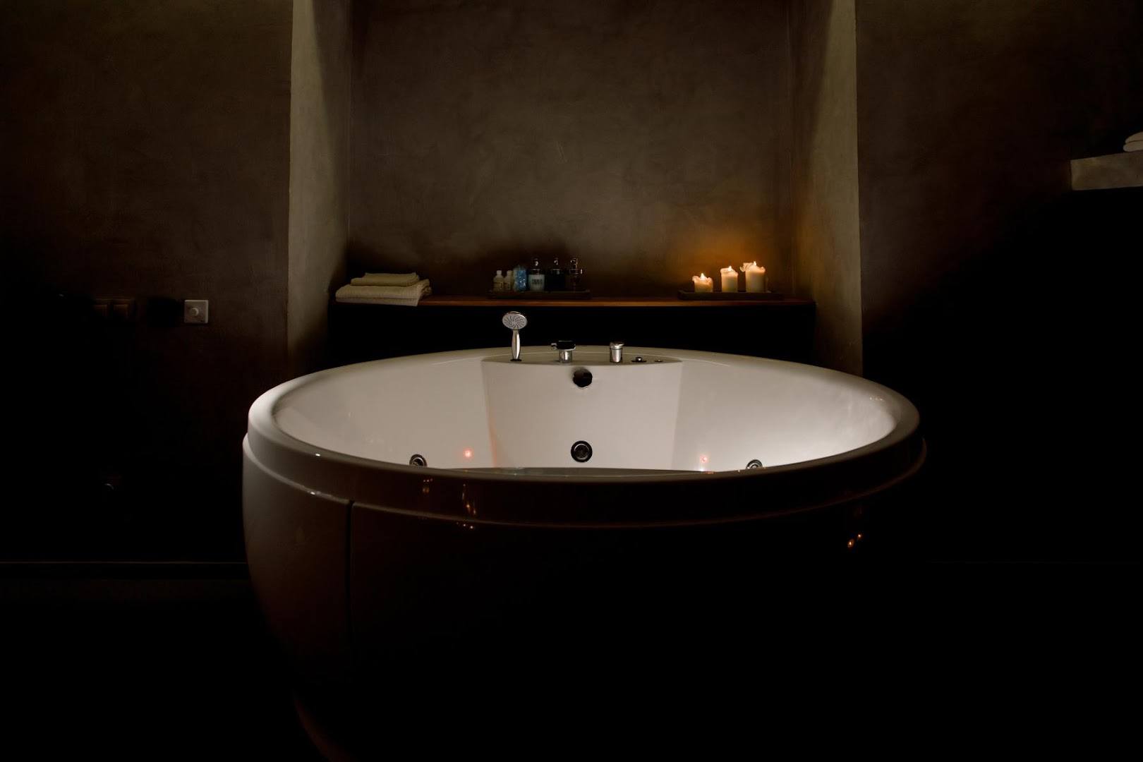 Studio 83 | 24-hour Massage By Maxim Gorky | Men's Club, Relaxing Massage, Spa Salon - Erotic Massage in Tyumen, Russia