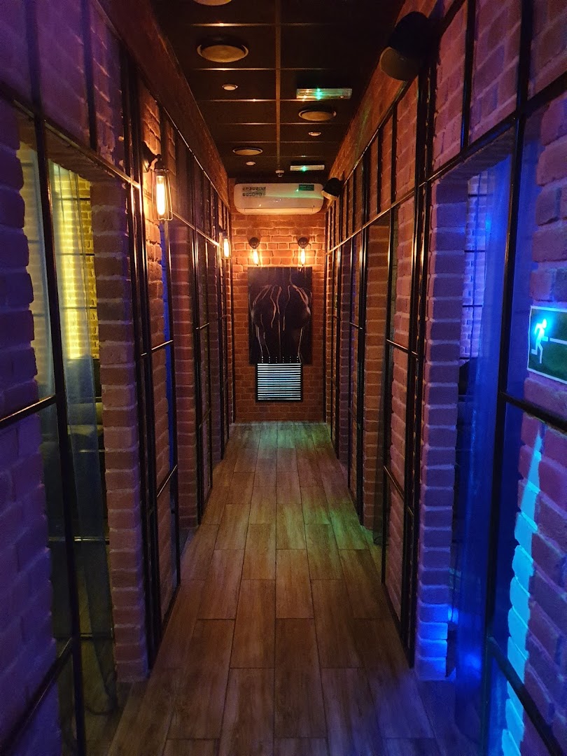 Striptiz-Klub Yestestvoznaniye (Vladivostok) - Nightclub in Vladivostok, Russia