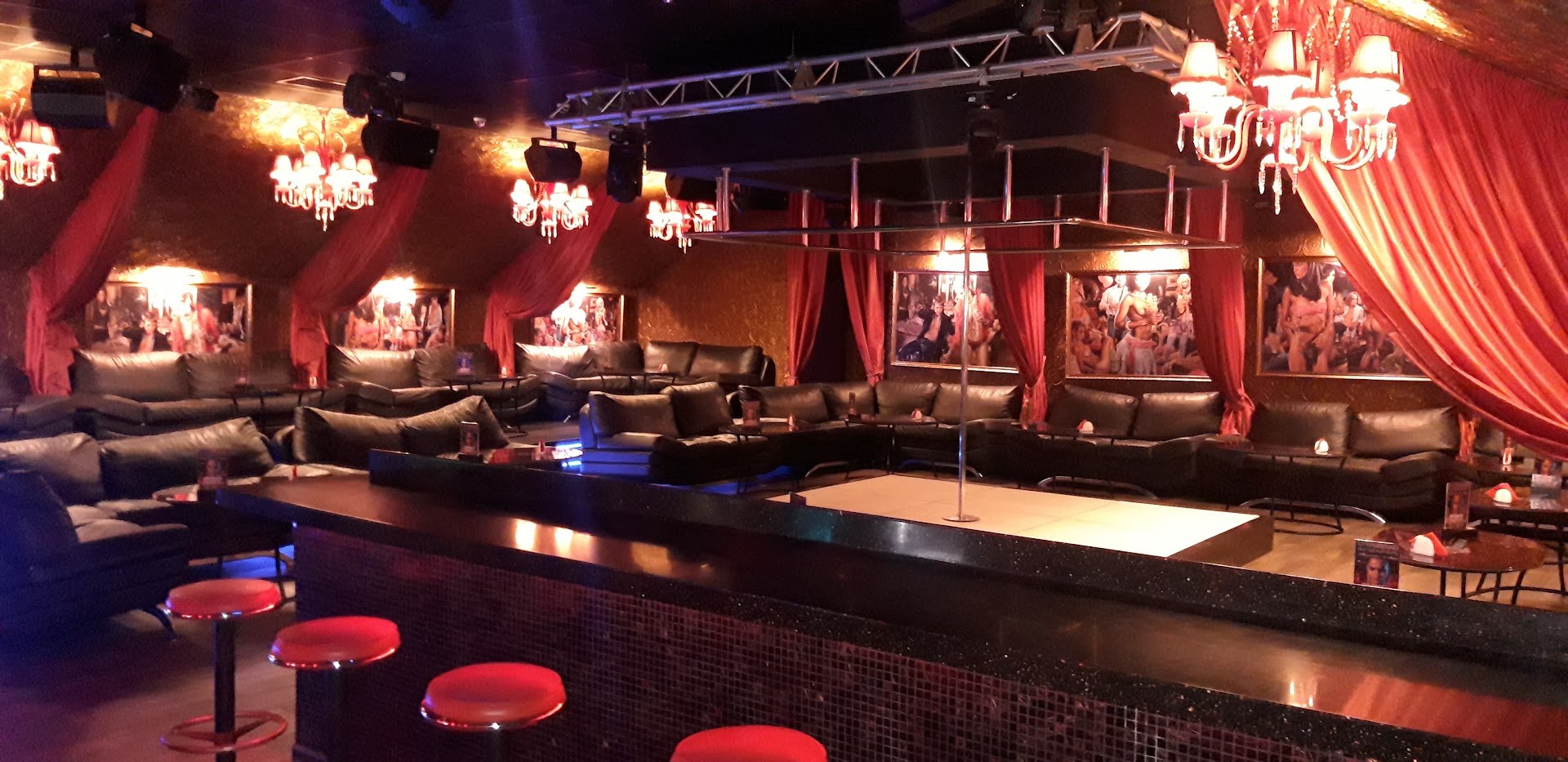 Стриптиз-клуб Zажигалка (Vladivostok) - Nightclub in Vladivostok, Russia