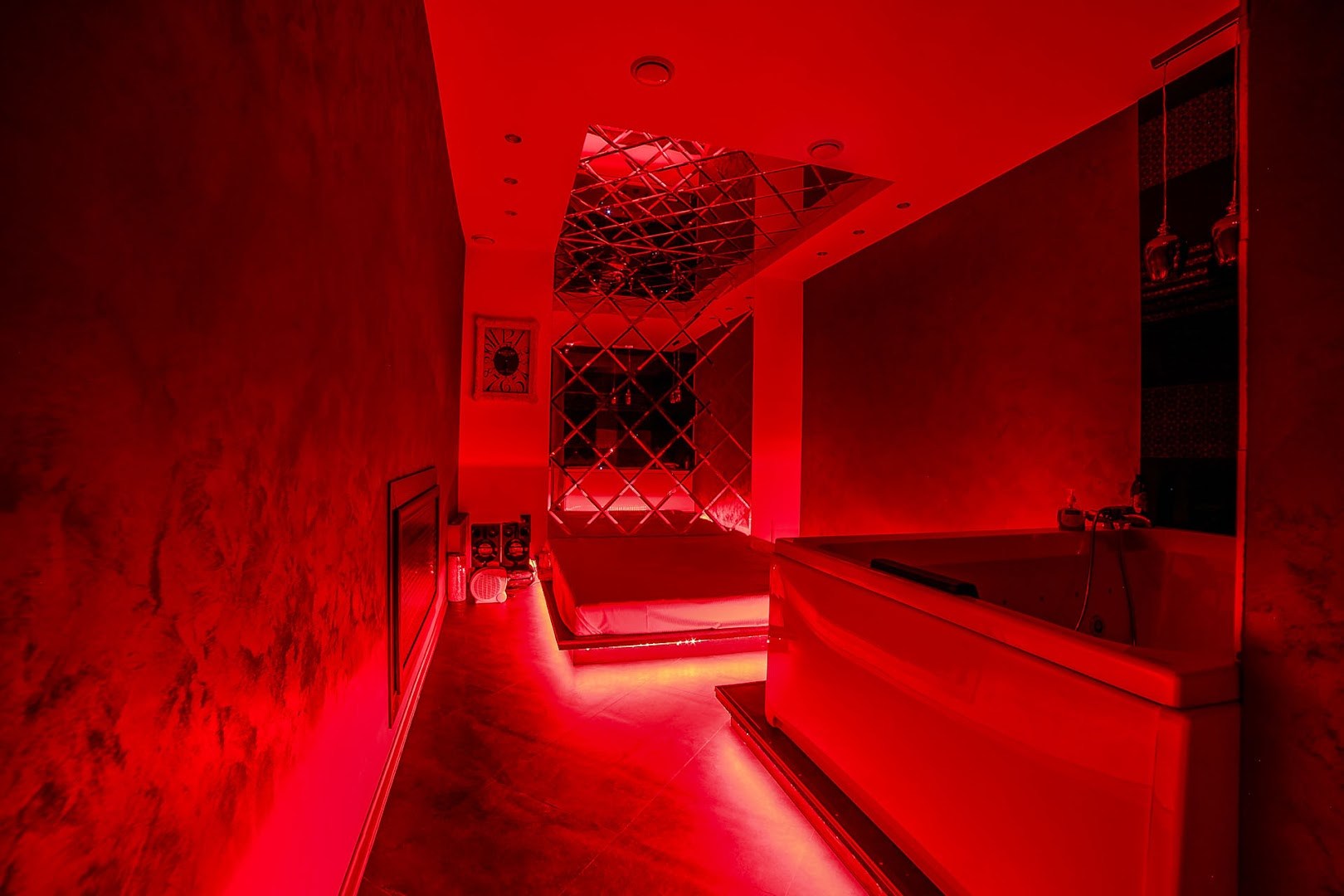 Red Rooms - Erotic Massage in Volgograd, Russia