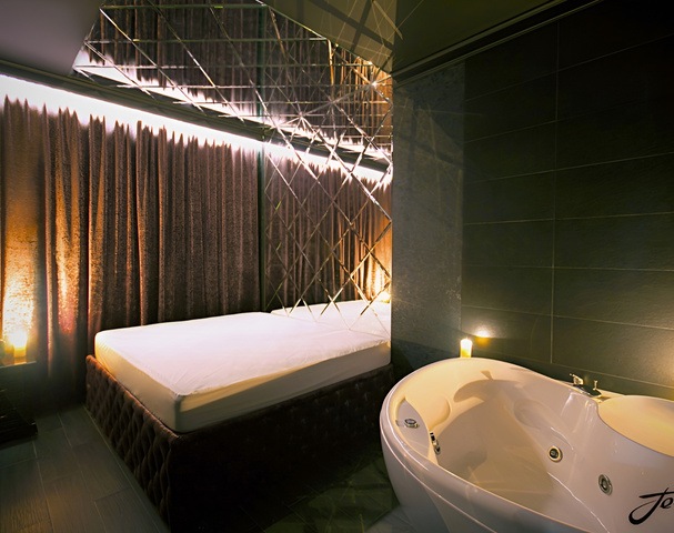 Teatro - Erotic Massage in Voronez, Russia