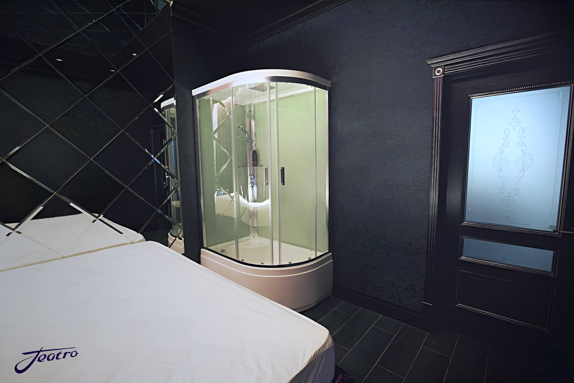 Teatro - Erotic Massage in Voronez, Russia