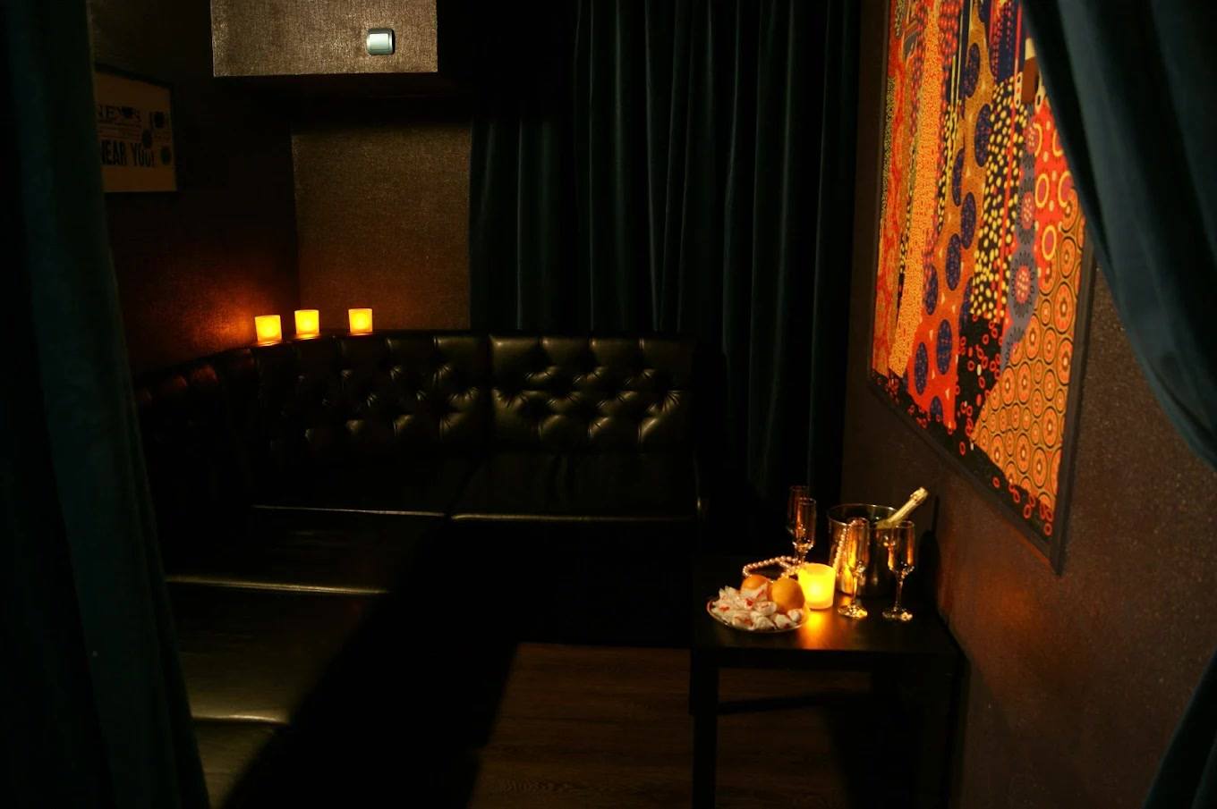 Amore, Salon Eroticheskogo Massazha Dlya Muzhchin - Erotic Massage in Yekaterinburg, Russia