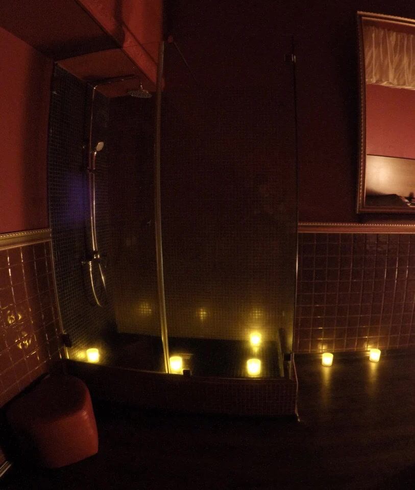 Amore, Salon Eroticheskogo Massazha Dlya Muzhchin - Erotic Massage in Yekaterinburg, Russia
