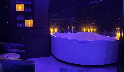Dzhumandzhi (Jumanji) - Erotic Massage in Yekaterinburg, Russia